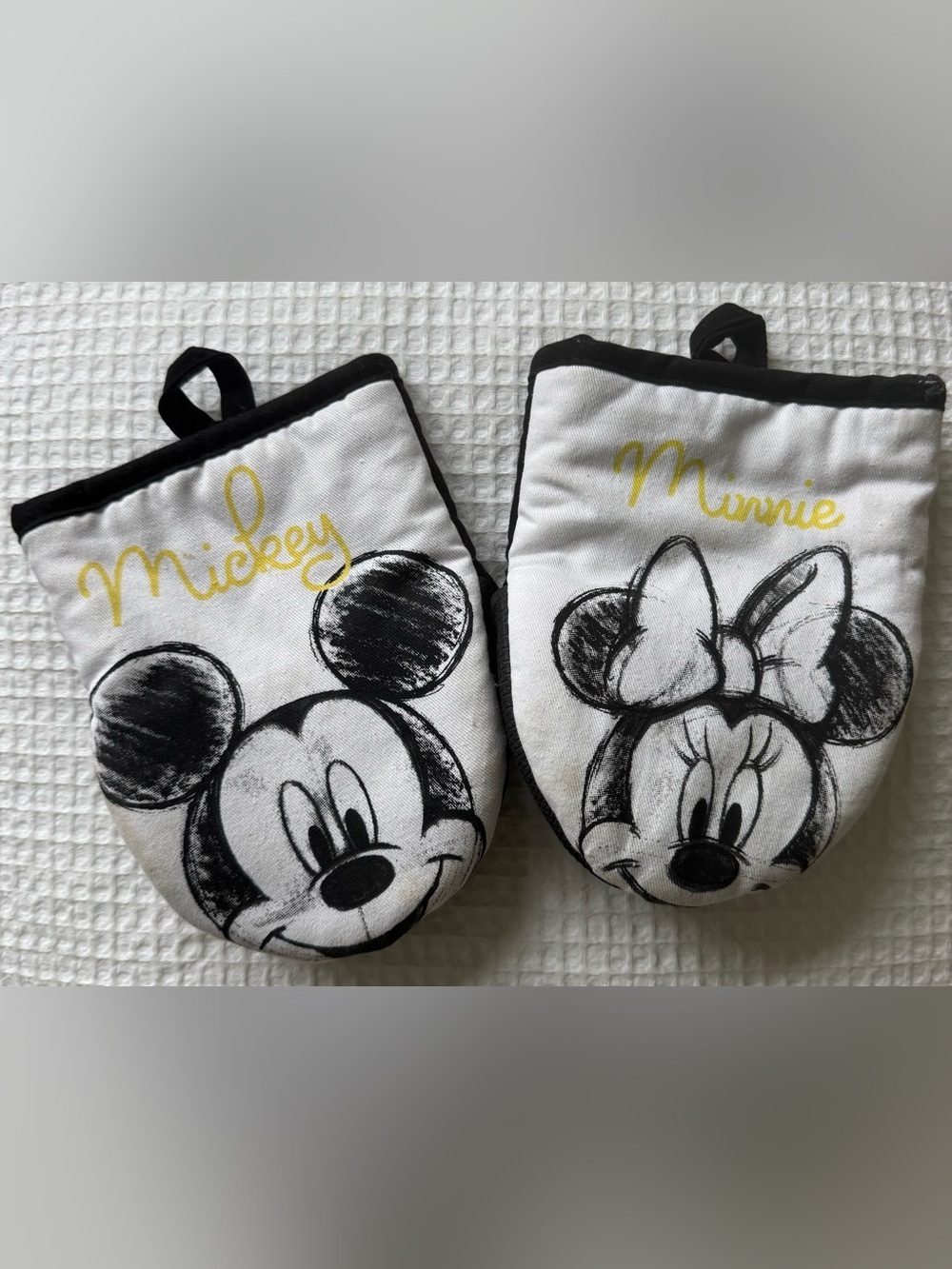 Disney Mickey Minnie Oven Mitt Set Spring Kitchen Pot Holders Bundle